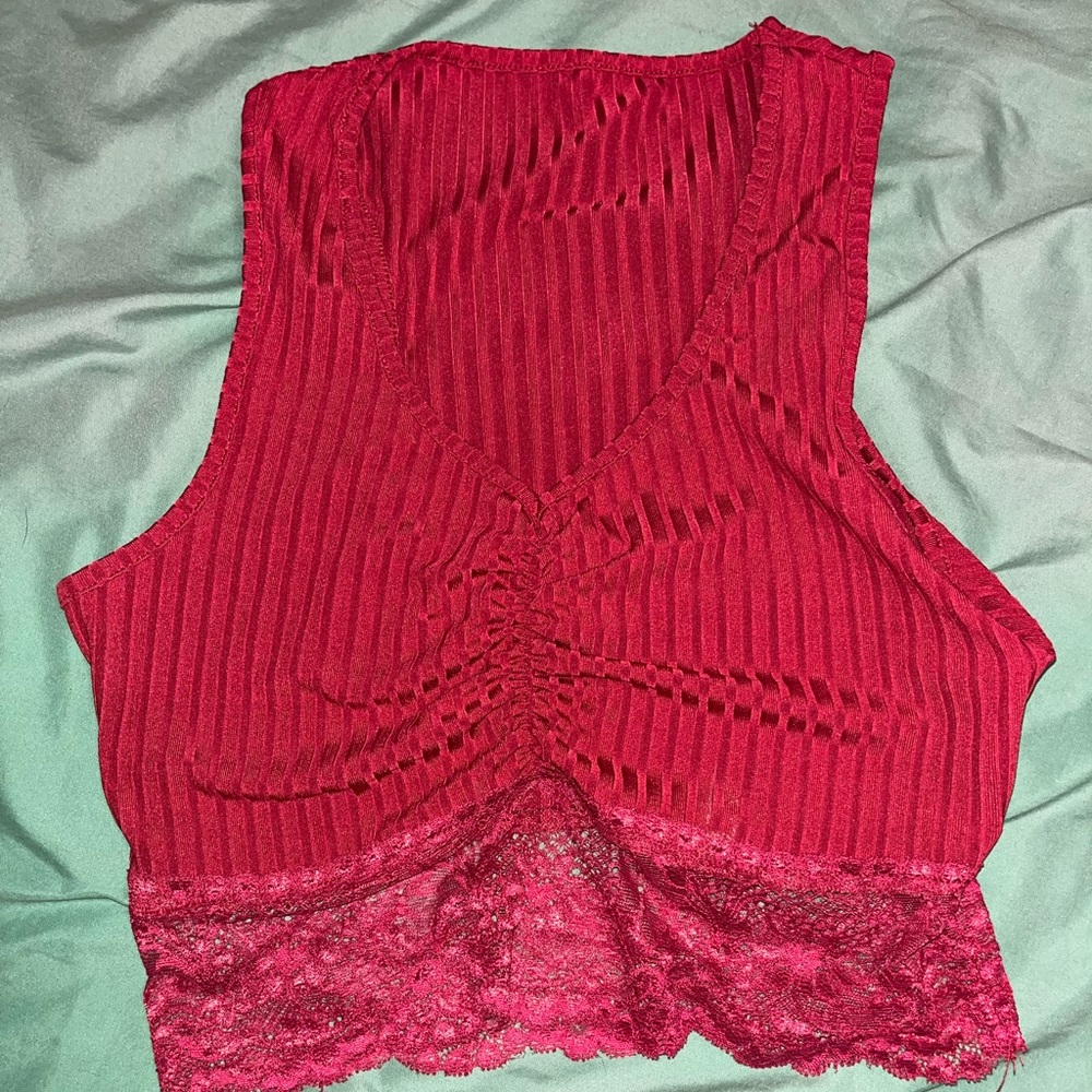 Red cropped tank